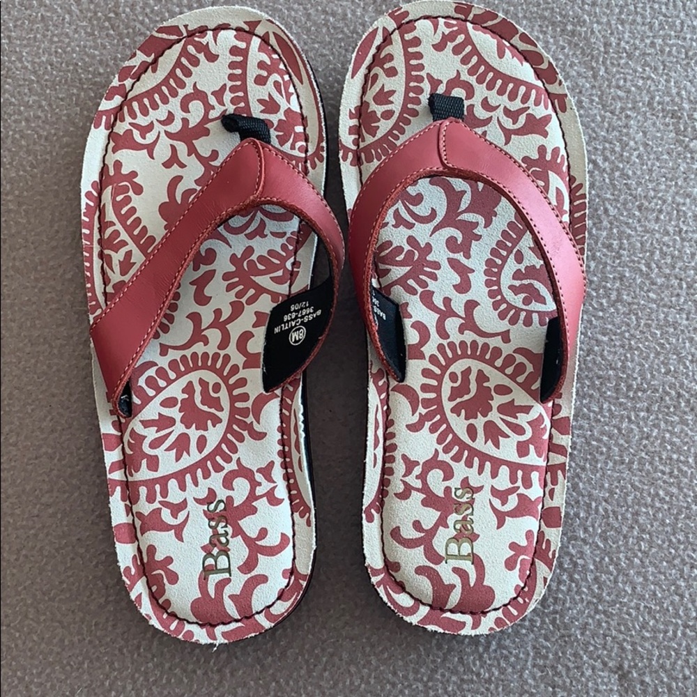 Bass Flipflops. Brand new!!